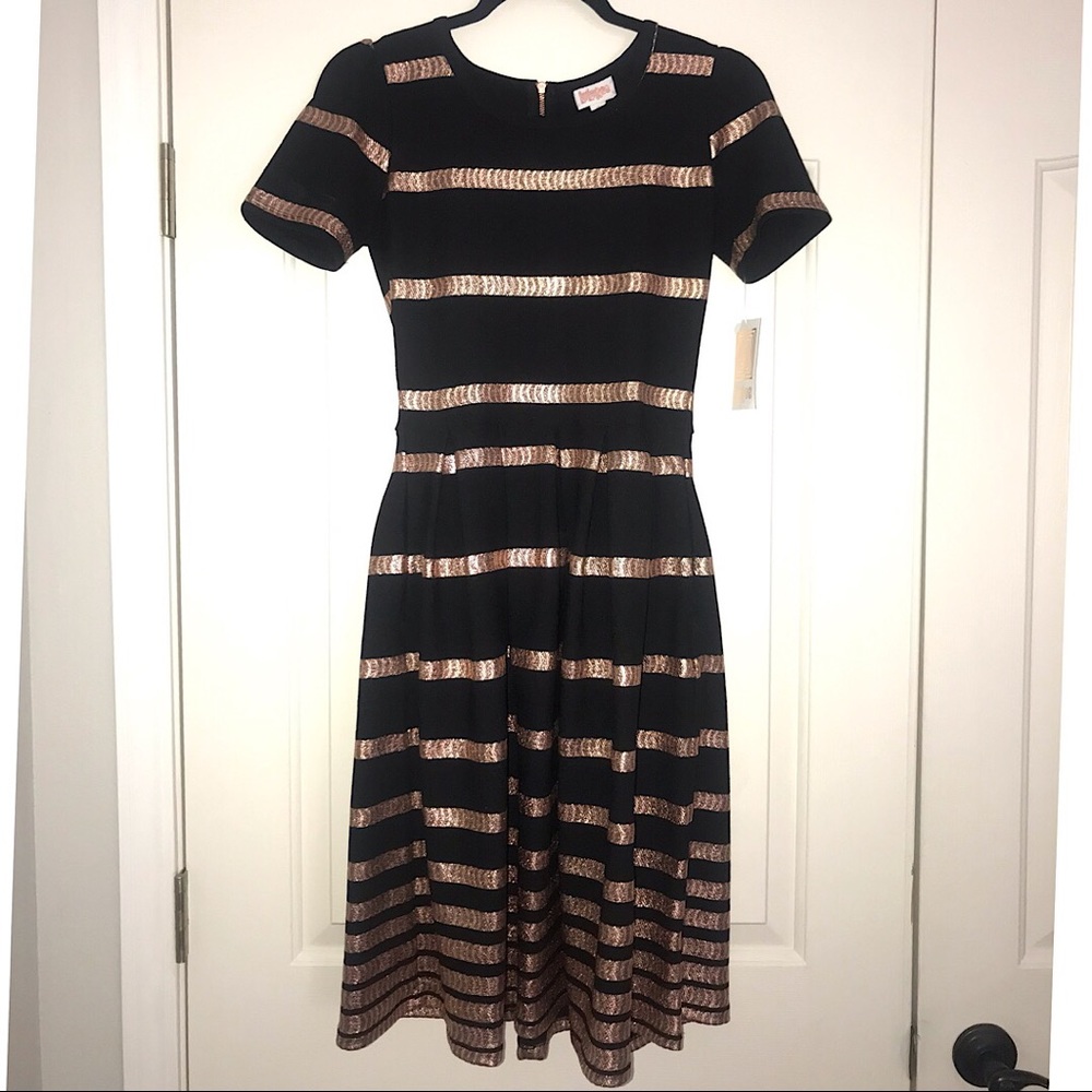 NWT Small Elegant Amelia-Black, Rose Gold Stripe